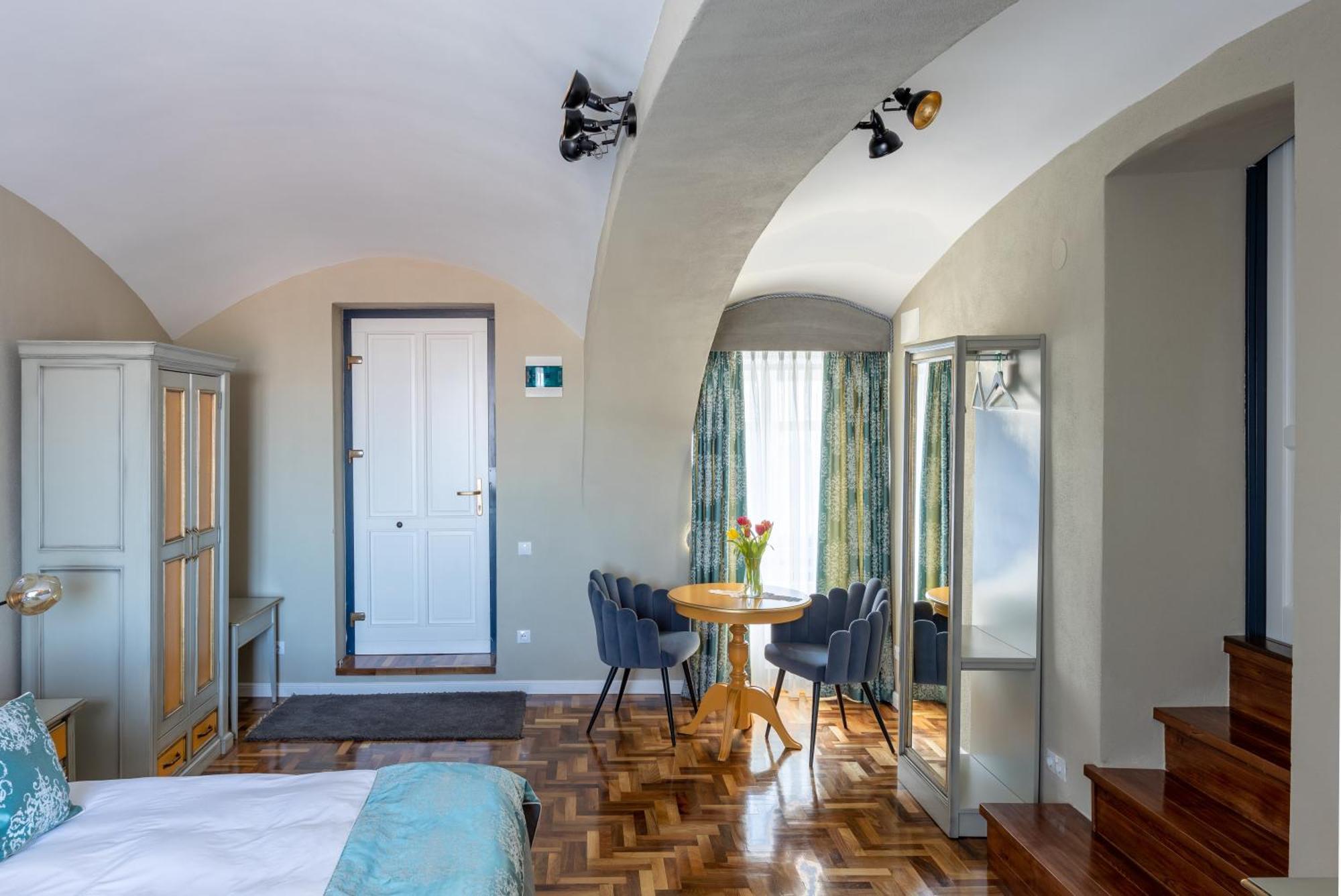 Magister Seven Bed & Breakfast Sibiu Exterior foto